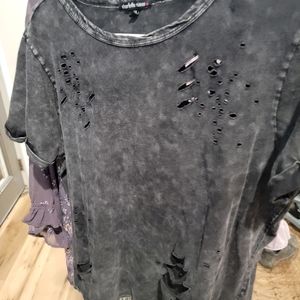 Black distressed t-shirt 1x